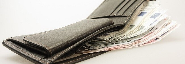 Více peněz od ledna 2017. Minimální mzda se zvýší o 1100 korun